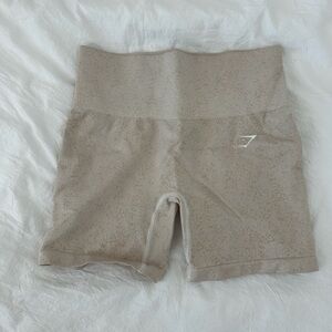 Gymshark adapt fleck shorts-coconut color